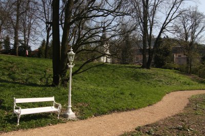 1b_Potstejn_park jaro.JPG