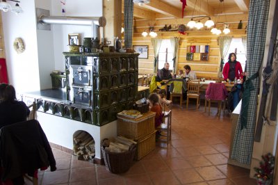 Kozi Chlivek_interier_restaurace 1.jpg