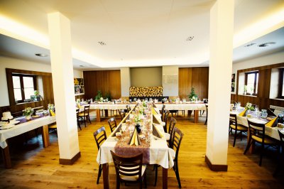 Kramarova chata_restaurace.jpg