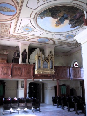 Marianska hora Mala Maria Zell_kostel a varhany.JPG