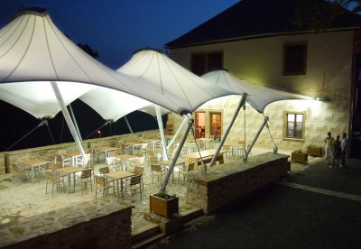 Tvrz Orlice_restaurace_terasa.jpg