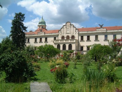 Zmek astolovice_Rov zahrada.JPG