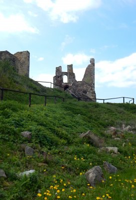 hrad Potstejn - jaro.jpg