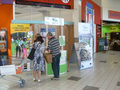 hypermarket Hradec Kralove.JPG